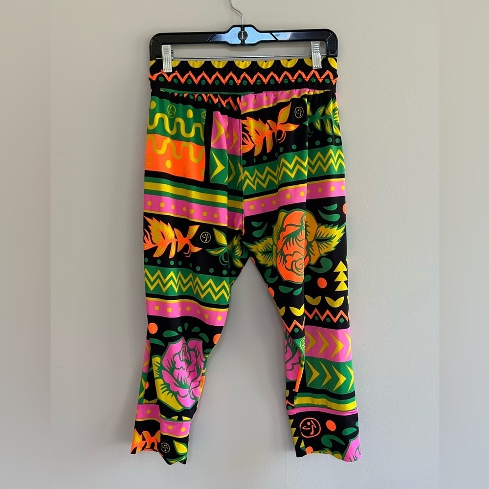 Zumba Dance Tribe Capri Harem Drawstring Colorful Print Dance Pants, Small Spicy - Picture 3 of 12
